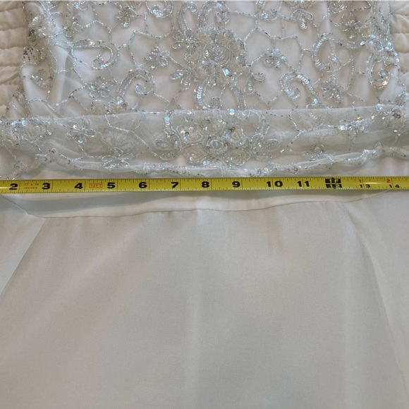 J Kara Full Length White Dress Beaded Scallop Top Fully Lined - Picture 10 of 10